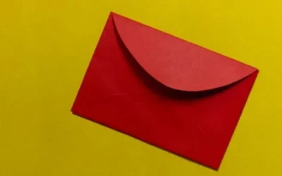 Czy istnieje rozwiązanie, które pozwoli na minimalizację kosztów utrzymania konta e-mail we własnej domenie?