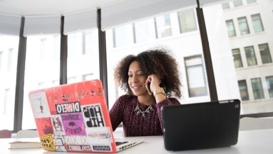 Jak skonfigurować email z własną domeną i zyskać profesjonalny wizerunek?