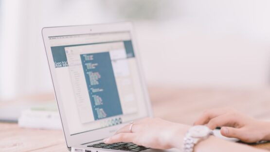 Jak wybrać bezpieczne i niezawodne rozwiązanie do hostingu kont pocztowych?